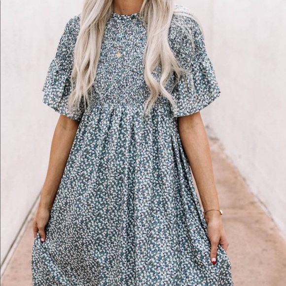 Polagram Dresses & Skirts - Large Polagram floral teal smocked dress